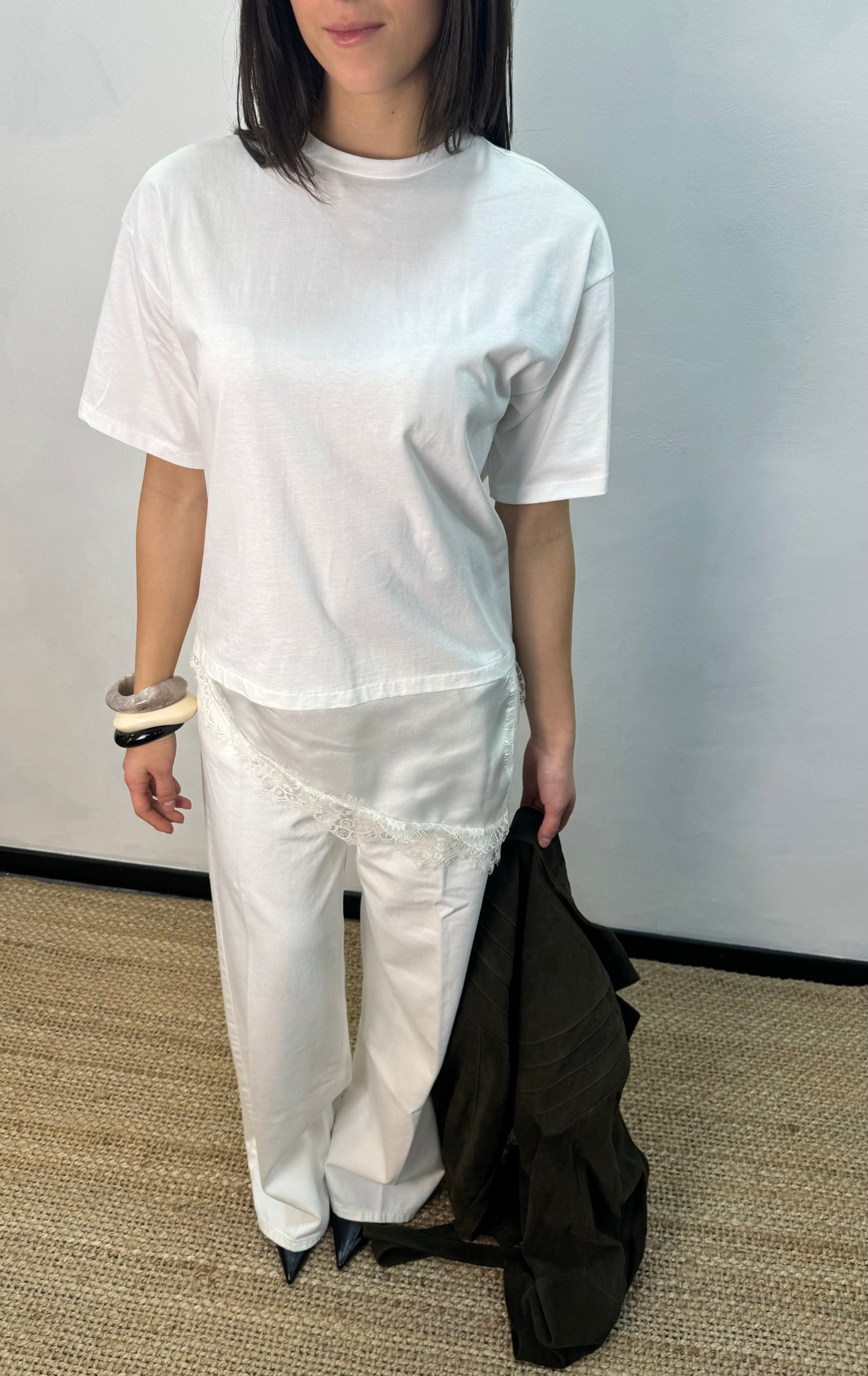 T-shirt con inserti in raso e in pizzo Twoway