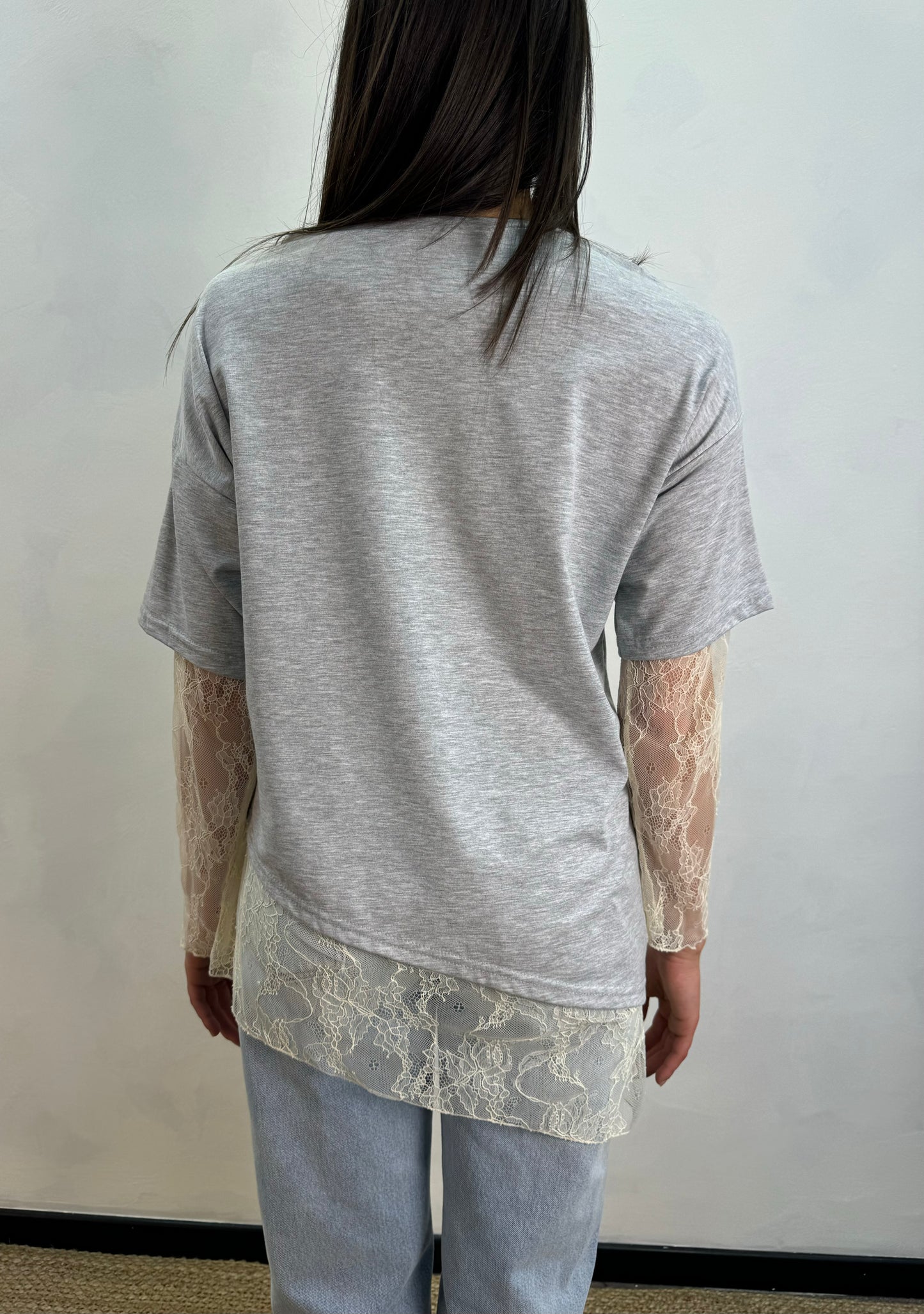 Maglia con rifiniture in pizzo my-d