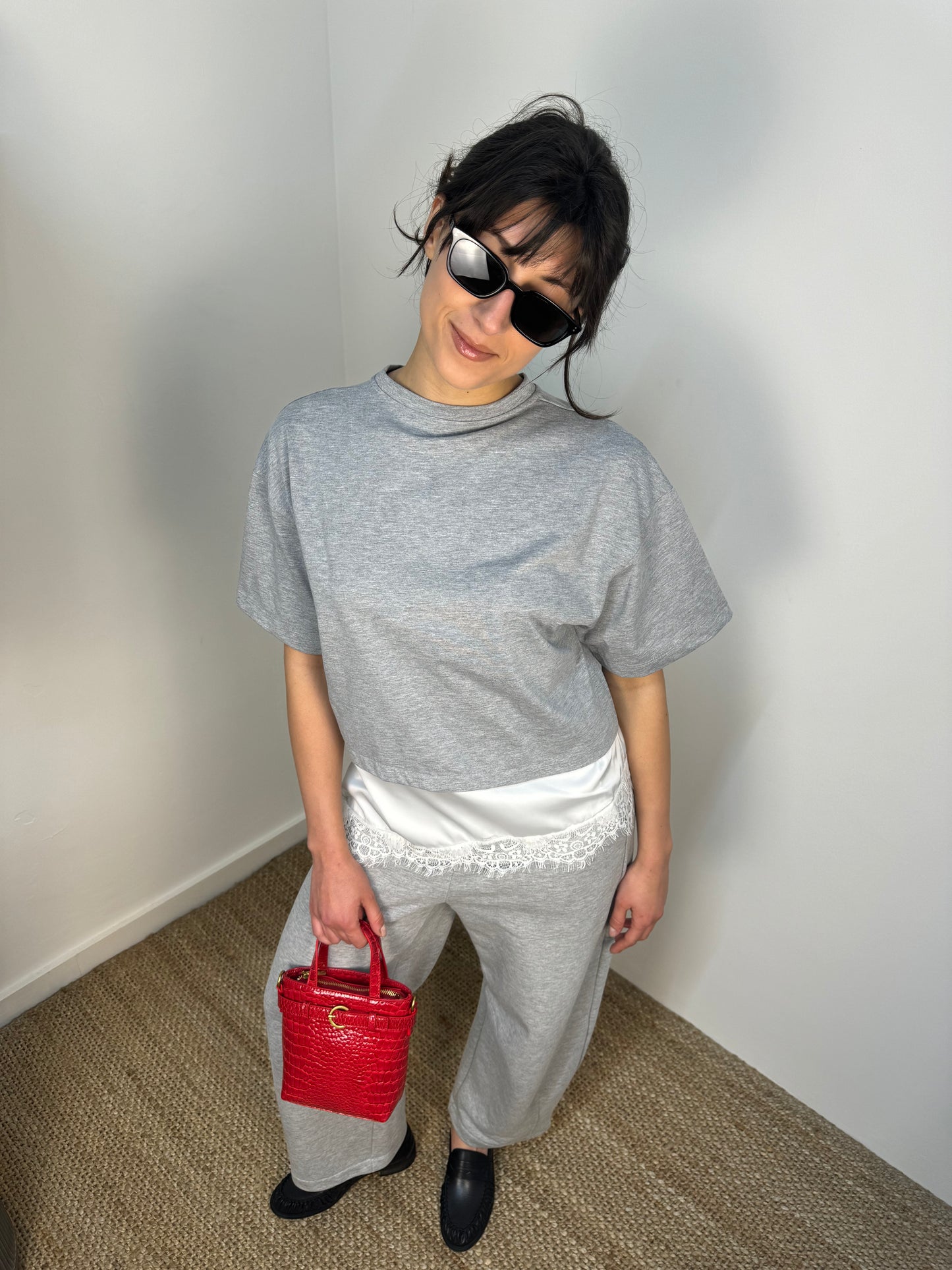 T-shirt asimmetrica con pizzo Twoway