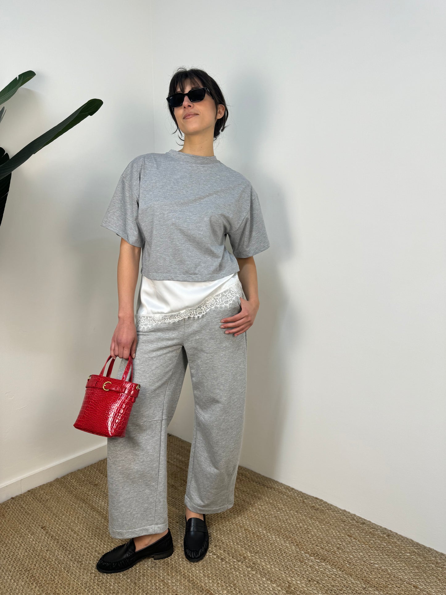 T-shirt asimmetrica con pizzo Twoway