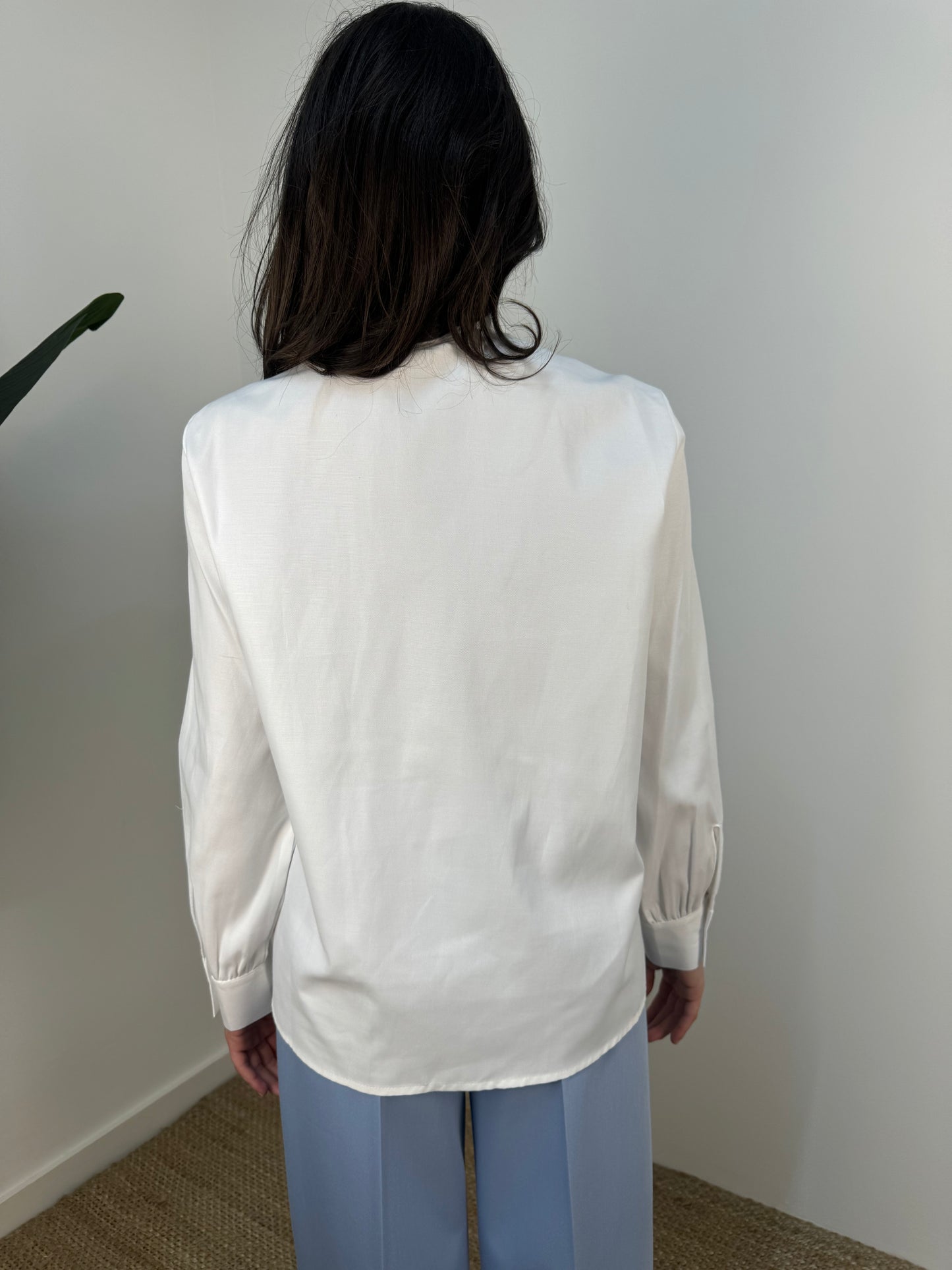 Camicia con cravatta eiki